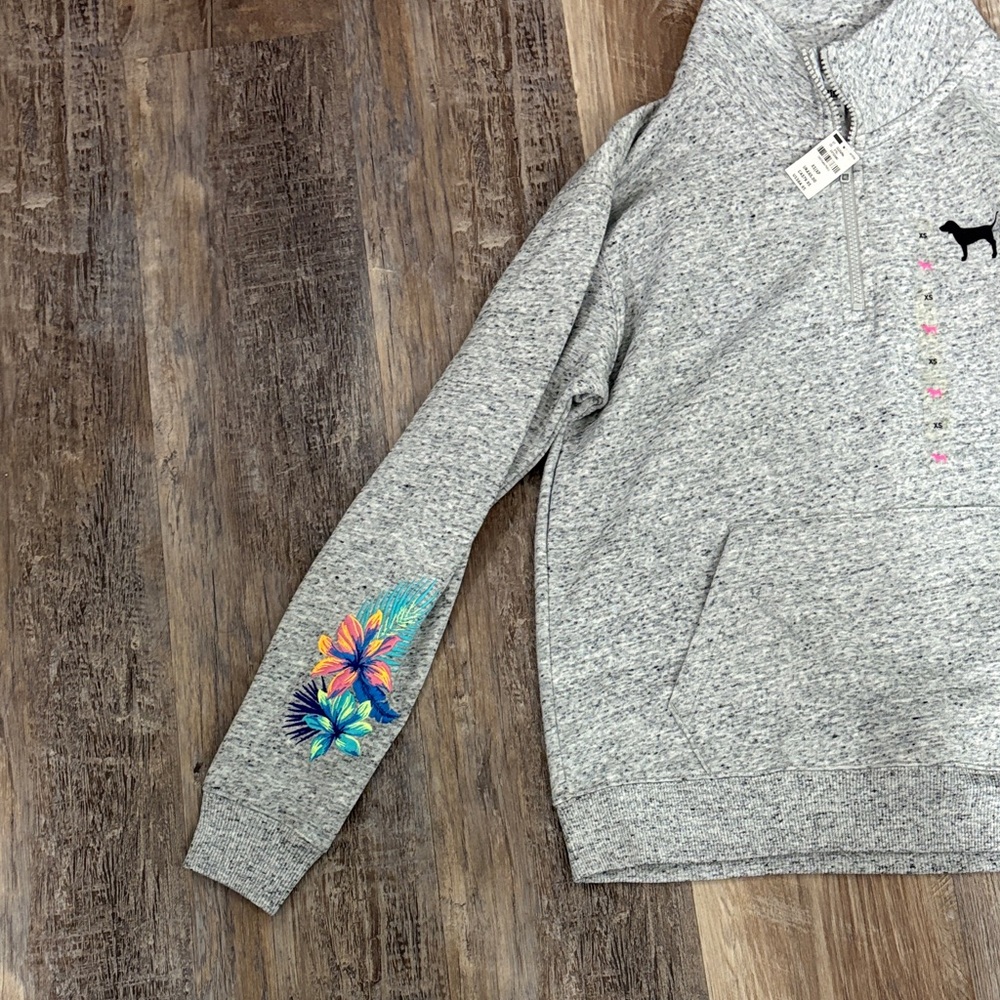 🆕 🌺 PINK Victoria's Secret Heather Gray Sweatshirt with Floral Sleeve Design - Picture 6 of 9